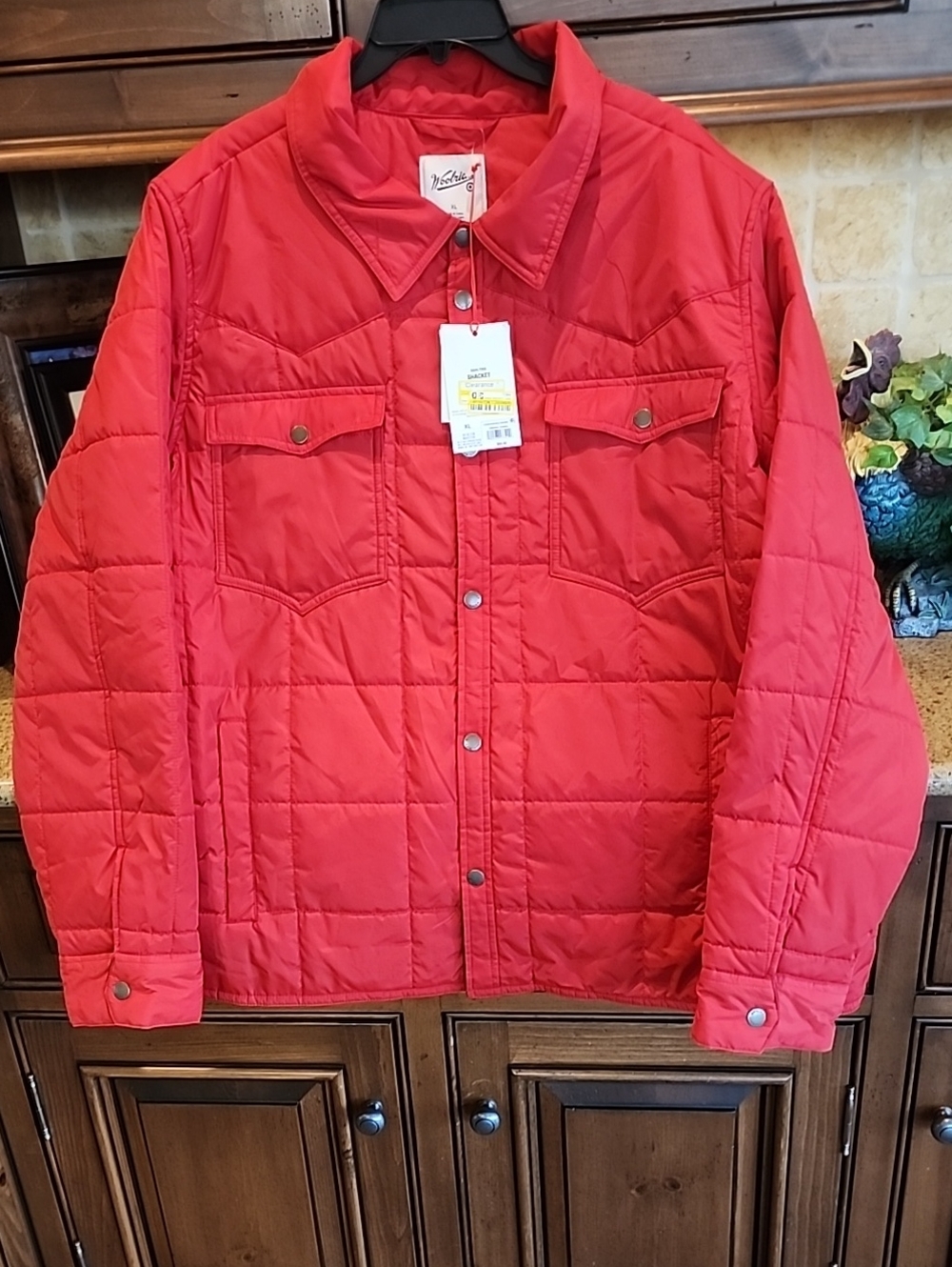 NWT UNISEX WOOLRICH RED QUILTED SHACKET XL.